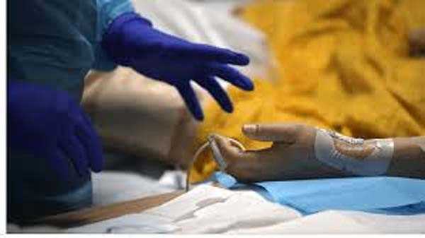 नोएडा : आइसोलेशन वार्ड में कोरोना संक्रमित युवती ने संक्रमित डॉक्टर पर लगाए छेड़छाड़ के आरोप